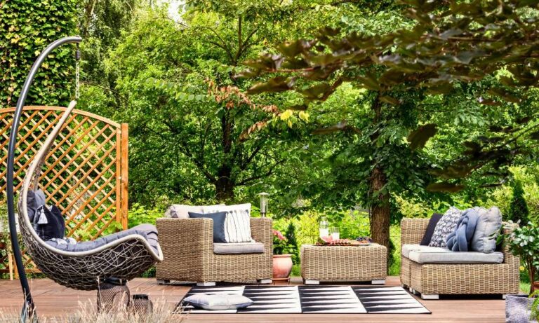 how-to-clean-outdoor-chair-cushions