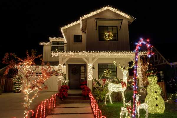 Considerations For Choosing Outdoor Lighting Colors