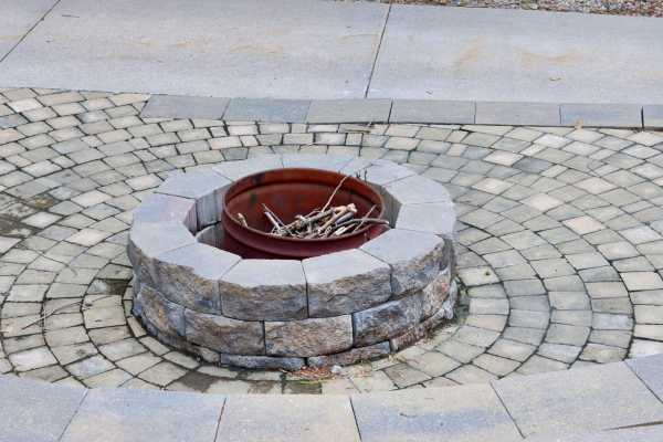 Wood-Burning Fire Pit Breeo X Series 24 Smokeless