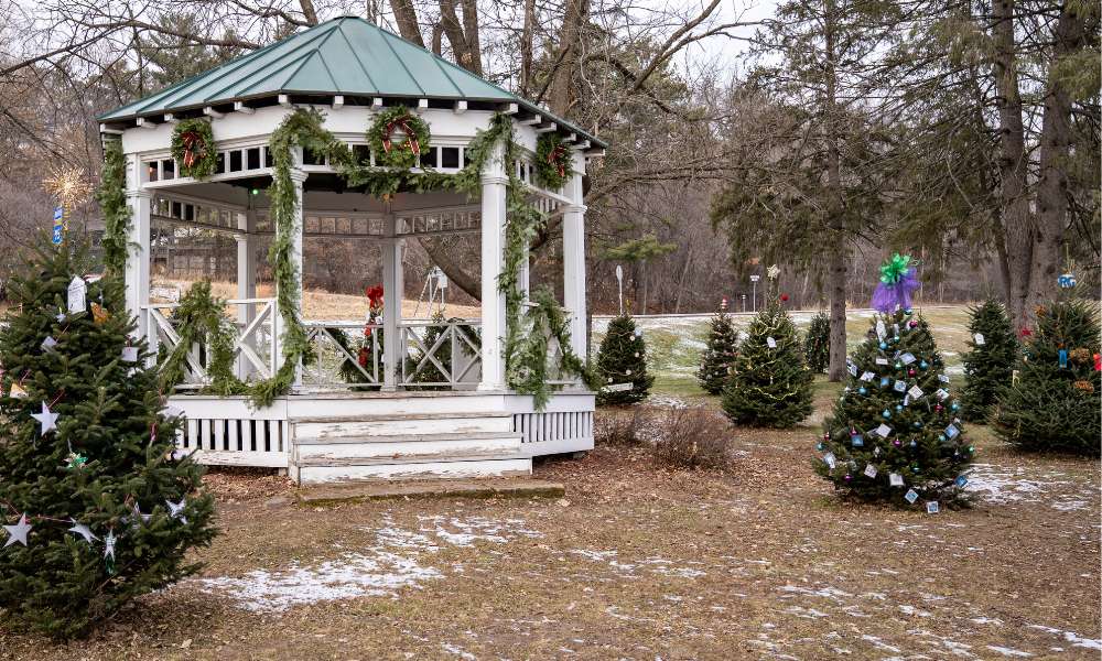 How To Decorate A Gazebo For Christmas