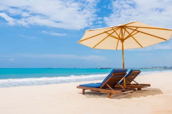 Top Recommended Best Beach Umbrella for Windy Days